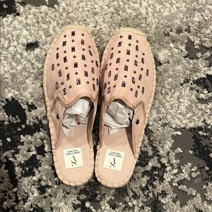 Simply Vera Vera Wang Pink Espadrilles with Perforated Design